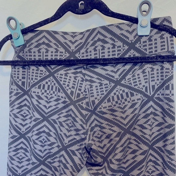 Victoria’s Secret Leggings Jeggings jJoggerssize large long Black and Gray Print - Picture 4 of 8